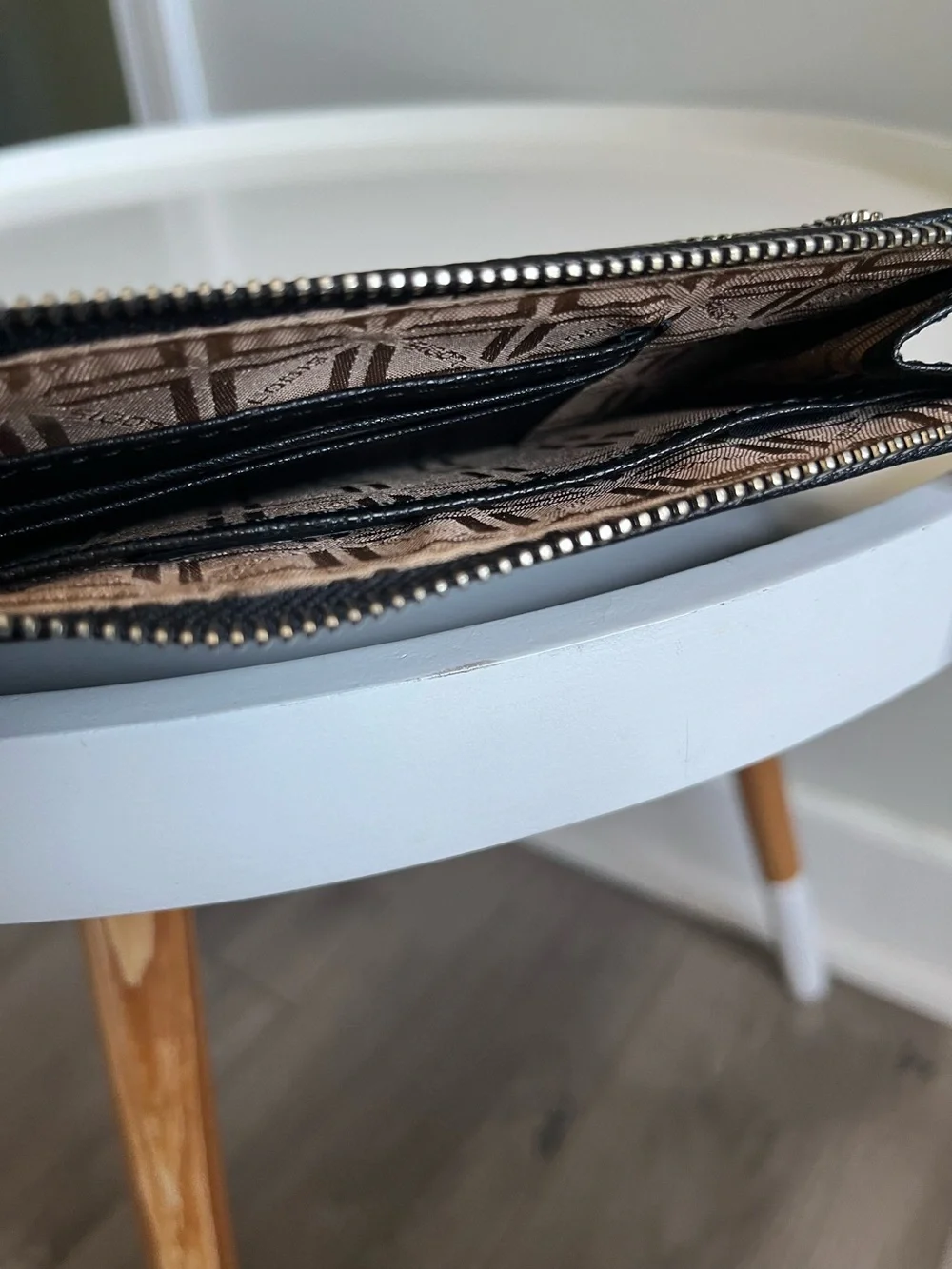 Lodis genuine leather